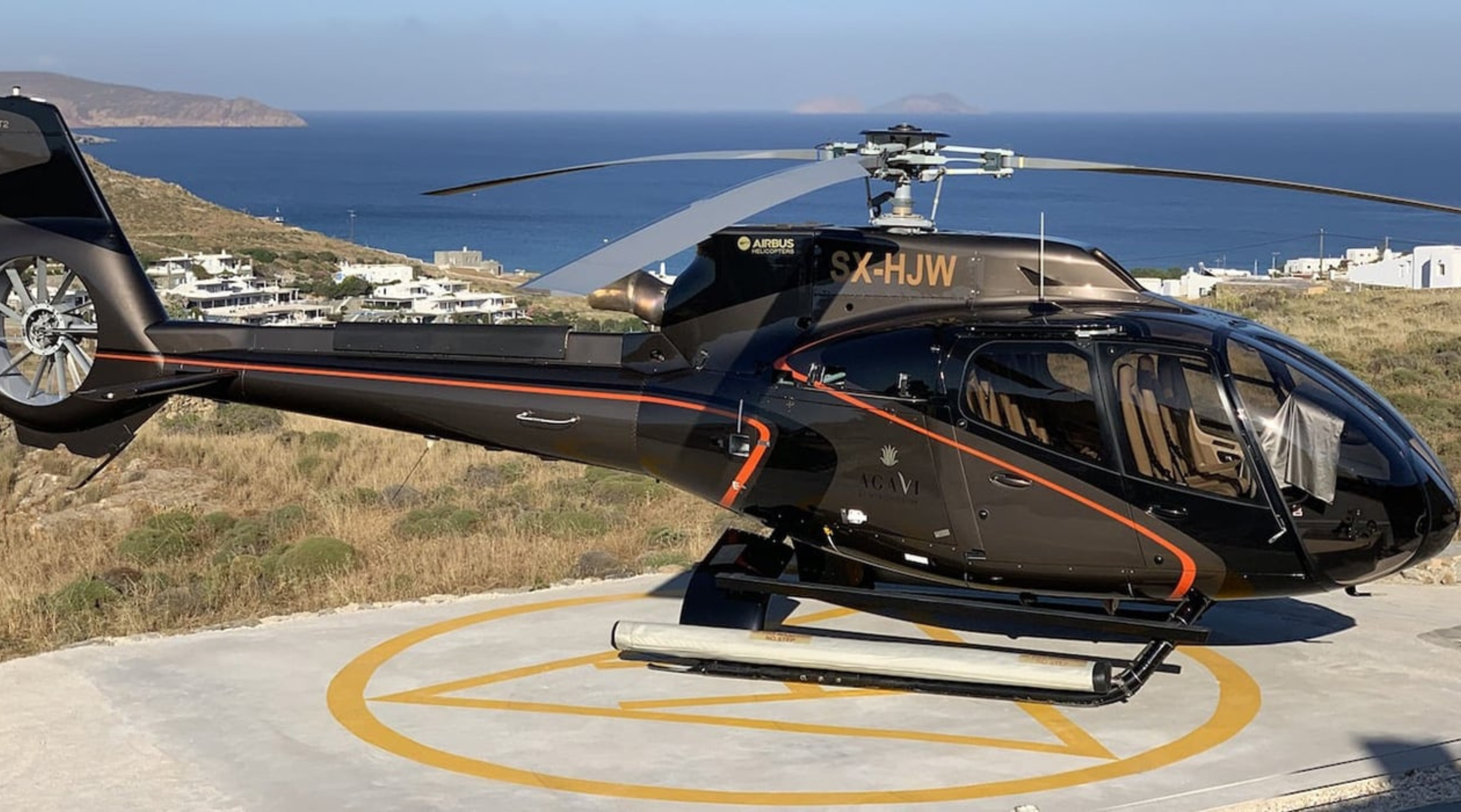 Exclusive luxury services in Mykonos – private villa rentals, VIP transportation, yacht charters, helicopters, and tailored concierge experiences.